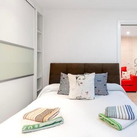 Vialia Apartamentos Suites Málaga Buitenkant foto