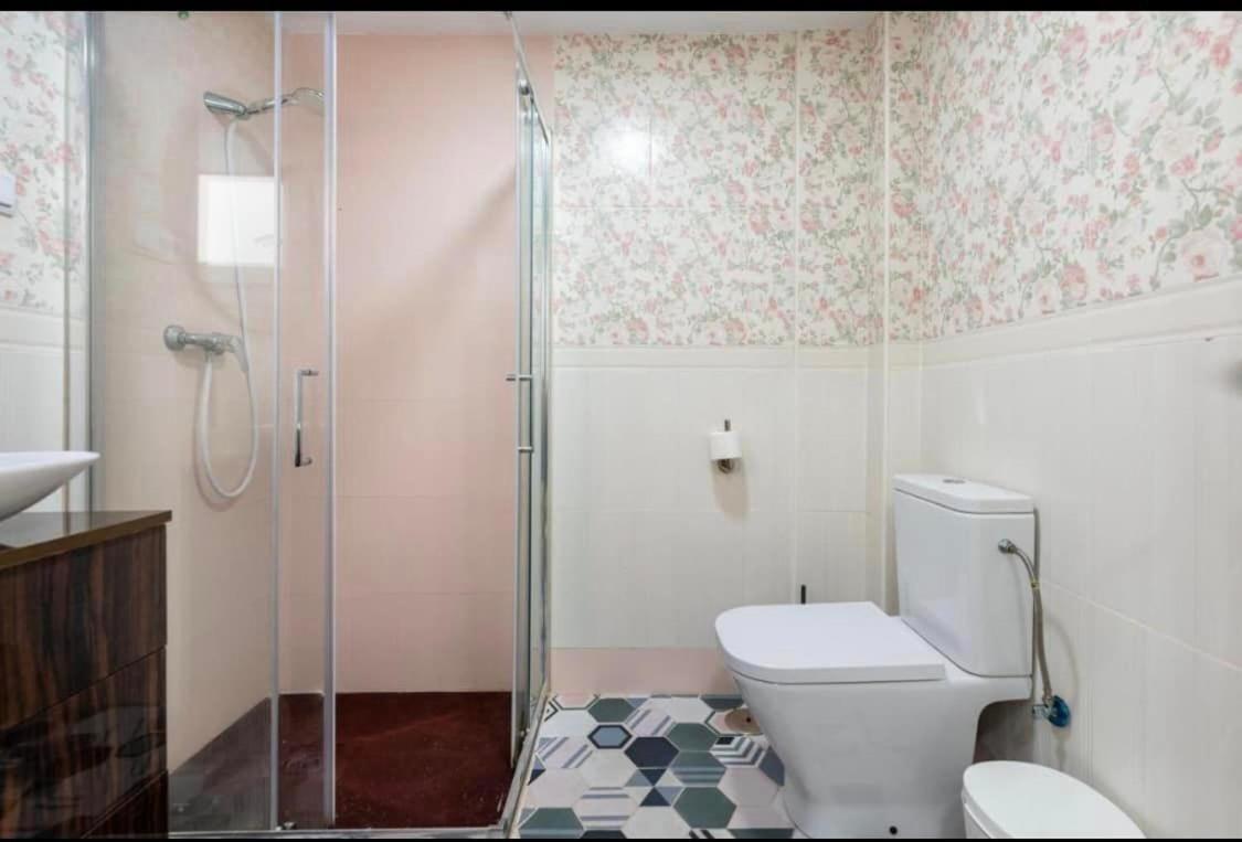 Vialia Apartamentos Suites Málaga Buitenkant foto